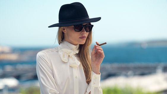el fin de la camisa basica: estas son las 5 blusas en tendencia para el invierno 2026
