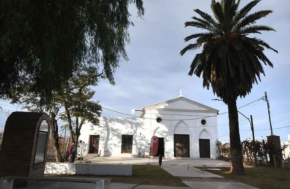 La antigua capilla se encuentra sobre calle Pascual Segura hacia el Este, más allá del barrio Ujemvi. En esa área se reunían 5.000 soldados los meses previos al Cruce. | Foto: José Gutiérrez / Los Andes