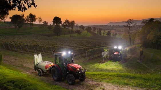 Productores y empresarios salen a comprar maquinaria, insumos de riego o hasta paneles solares por el temor a una devaluación después de las elecciones presidenciales. Archivo.