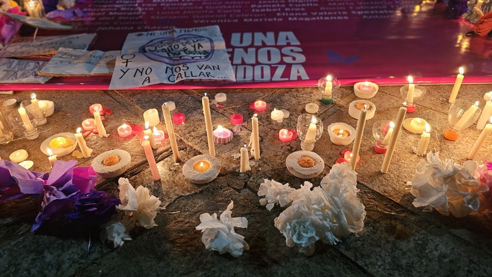 Marcha en Mendoza a 10 años del nacimiento del movimiento Ni Una Menos en 2025.