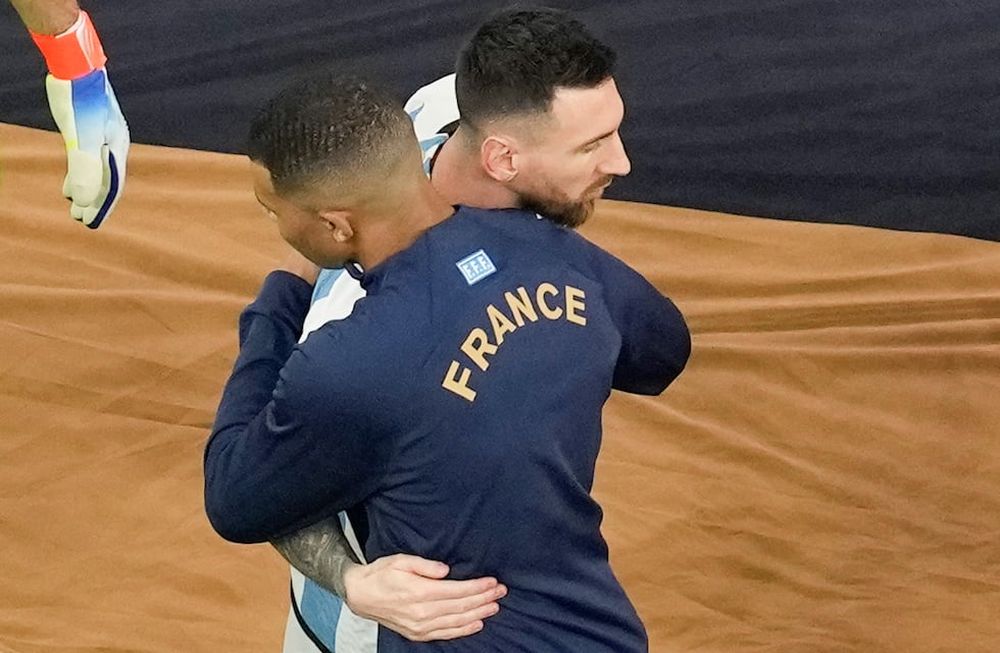 Lionel Messi le ganó a Kylian Mbappe en la votación como el mejor jugador del año.