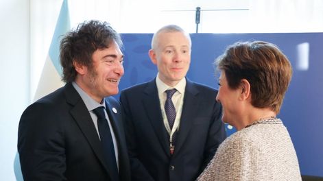 El presidente Javier Milei junto a, Kristalina Georgieva, en el marco del G7. Foto NA