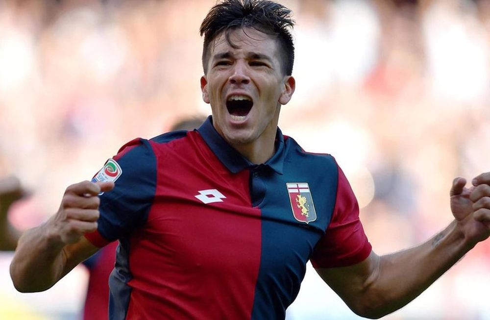 Con solo 24 años, Giovanni Simeone logró ayer entrar en la historia de la Serie A: es el primer jugador en la historia del fútbol italiano en convertir al menos un gol en cada uno de los 12 meses del año.