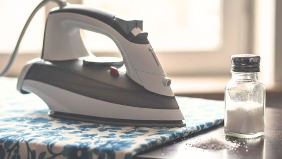 poner sal en la plancha: por que lo recomiendan y para que sirve