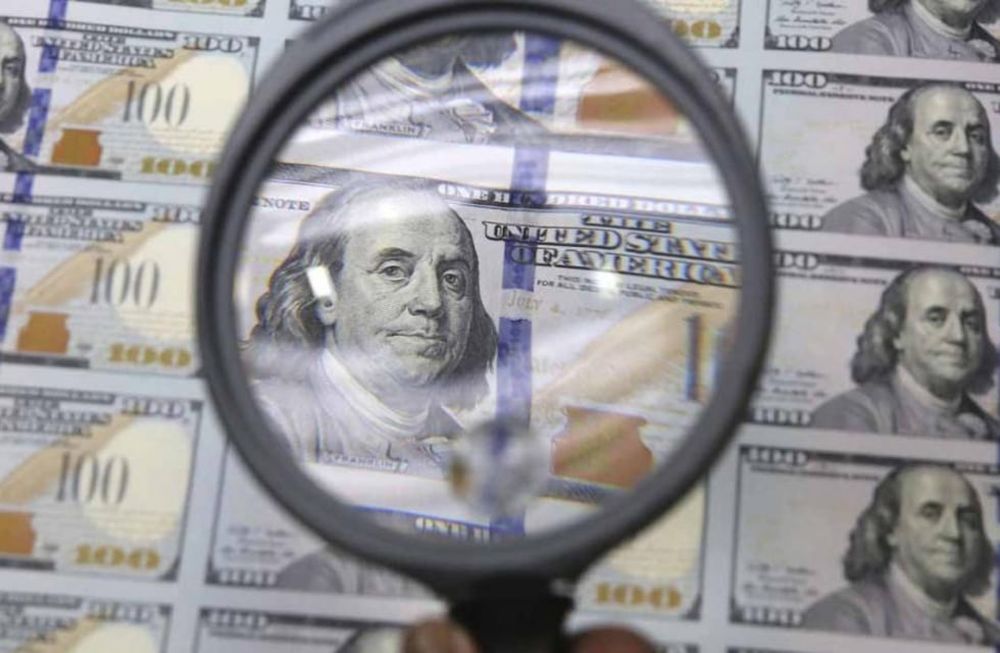 Los bancos argentinos tienen niveles récord de liquidez y solvencia. (AP)