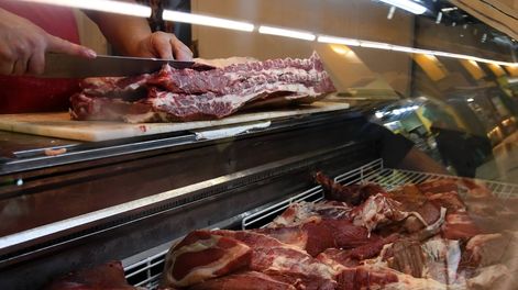 El aumento en el precio de la carne fue lo que hizo subir el precio del rubro alimentos en febrero.