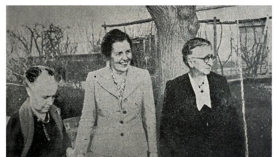 Mary Olive Morse (a la derecha) y Margaret Louise Collord (a la izq), en la foto junto a la historiadora Alice Houston ( al Centro). Foto: Junta de Estudios Históricos de Mendoza. Foto: Orlando Pelichotti