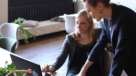 Tres organizaciones se unieron para evidenciar el impacto que tiene en el desempeño laboral el tener que hacerse cargo de las tareas domésticas y de cuidado