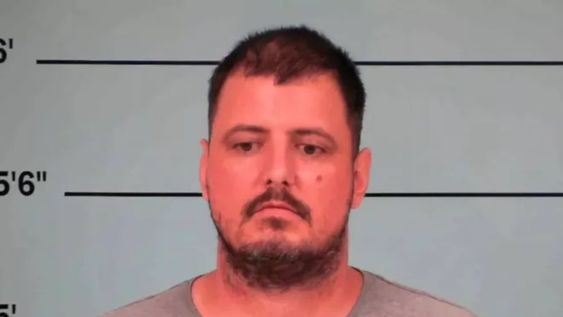 El pasado 29 de marzo, el hombre se declaró culpable del delito de usurpación de identidad con agravantes y fraude informático. Foto: Grayson County Detention Center