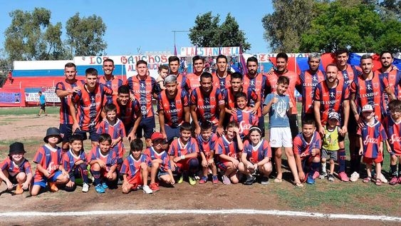 Históricos. Los jugadores de Andes Talleres que le pusieron fin a 50 años sin alegrías.