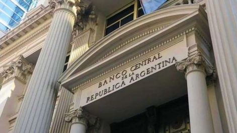 La situación presionará al Banco Central en un momento crítico para el esquema cambiario.