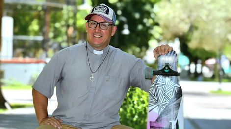 Habló con Aconcagua Radio el sacerdote que criticó la acumulación de autos siniestrados en Rivadavia