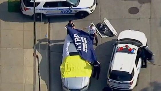 Se olvidó a sus hijos en el auto para ir a trabajar y los encontró muertos al volver