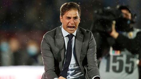 Diego Alonso fue el DT que encaró una renovación en la Celeste. / Gentilez.a