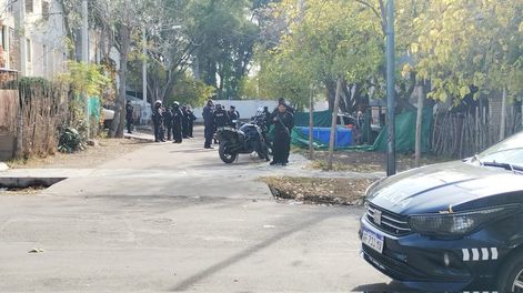 Los Andes | Los delincuentes fueron detenidos en el barrio Parque Sur de Godoy Cruz. Gentileza Matías Pascualetti.