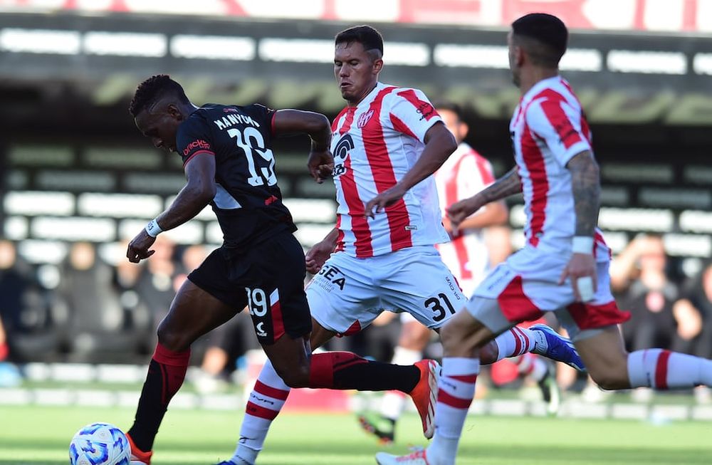 Con 30 equipos en la temporada 2025, AFA no sabe como serán los torneos. / Gentileza.