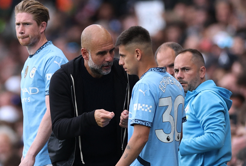 Claudio Echeverri no estuvo en la consideración de Guardiola, por ello pasó a préstamo a Leverkusen de Alemania. En enero regresaría al City.