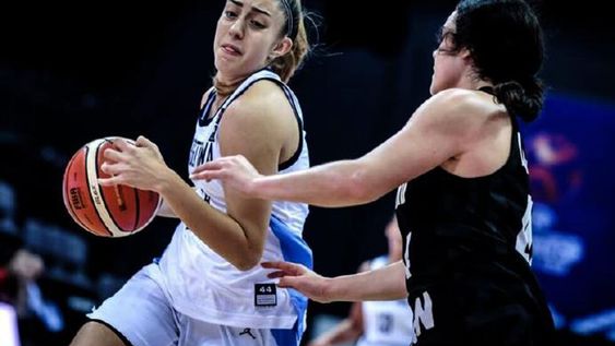 Victoria Gauna volverá a vestir la camiseta de la Selección Argentina y su futuro estaría en Canadá en la WNBA. / Gentileza.