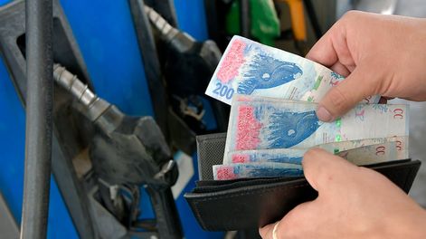 Los Andes | Aumento en el precio de los combustibles de YPFDesde esta jornada, las estaciones de servicio aumentaron los precios de sus combustibles.Foto: Orlando Pelichotti