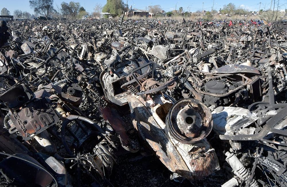 Incendio en San Agustín: si se confirma que fue intencional, los autores podrían recibir hasta 15 años de prisión. Foto: Orlando Pelichotti / Los Andes.