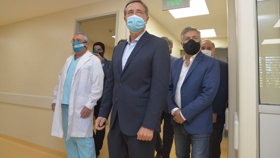 Qué hará Suárez tras las restricciones en el AMBA: ¿se terminan las reuniones sociales en Mendoza?