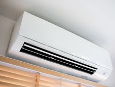cuanto cuesta dejar prendido el aire acondicionado en modo calefaccion durante la noche, segun expertos