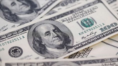 El dólar oficial mantuvo su tendencia bajista y cerró en $1.410