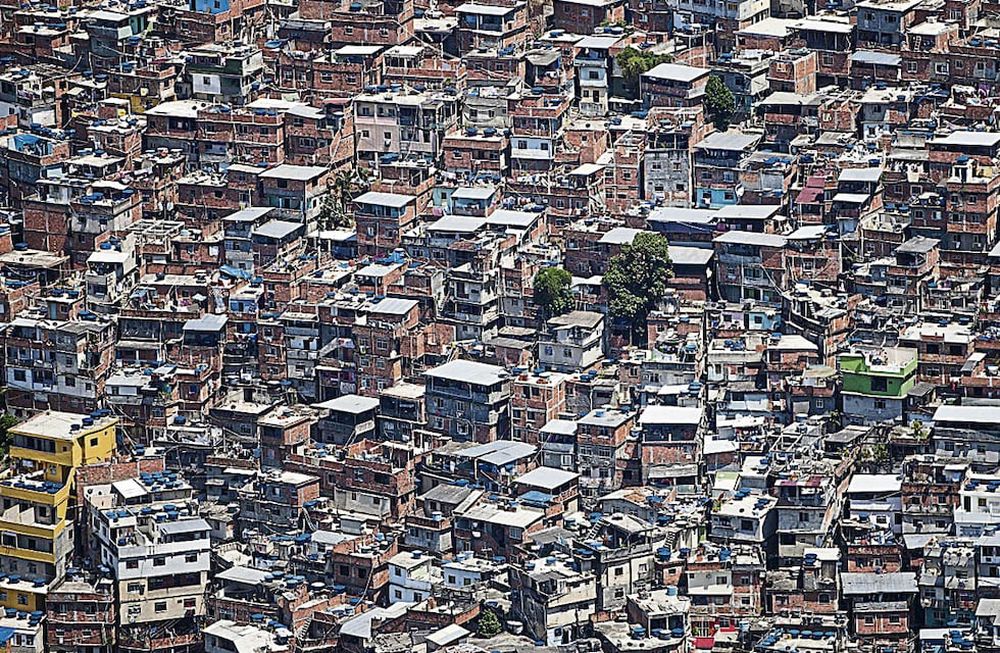 Desafío. El mundo enfrenta ahora el reto ineludible de recuperar el pulso económico de la prepandemia, en un contexto de mayores desigualdad y pobreza. (AP)