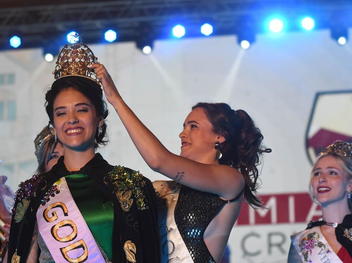 Reina 2020. Sofía Leyes es la actual soberana departamental, fue coronada en febrero  y representó a Villa Hipódromo. Foto: José Gutiérrez / Los Andes.