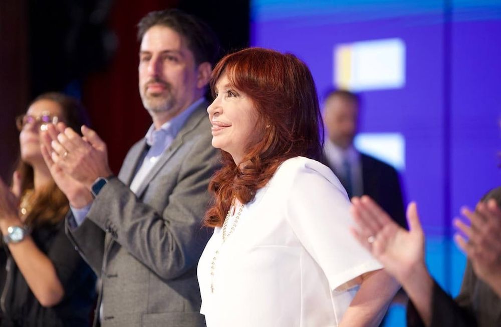 Cristina Kirchner en el acto del Teatro Argentino de La Plata. Foto: Clarín
