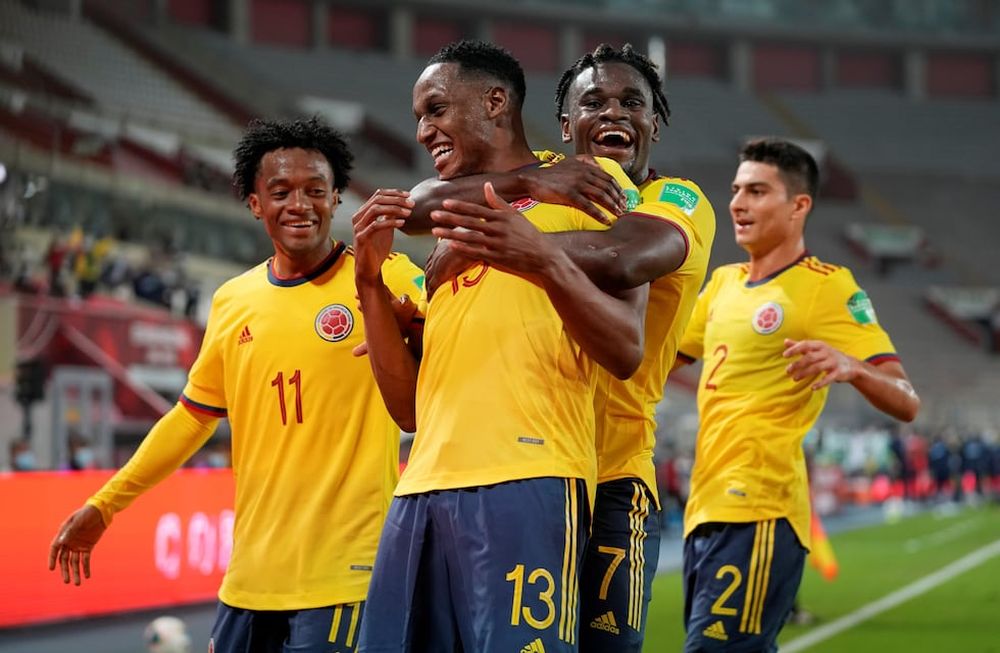 Colombia goléo 3-0 a Péru.