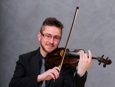Octavio Bianchi Godoy. Académico y popular, Octavio es uno de los violinistas de más proyección en Argentina.