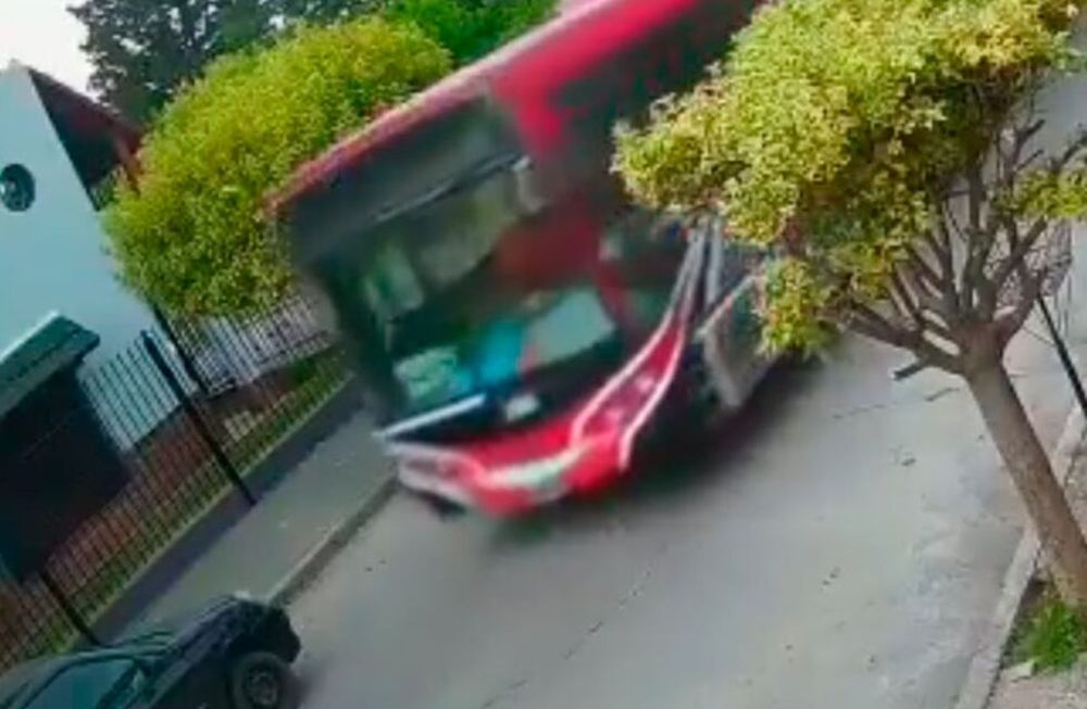 Un chico de 12 años se robó un colectivo de Ersa y manejó por más de tres kilómetros.