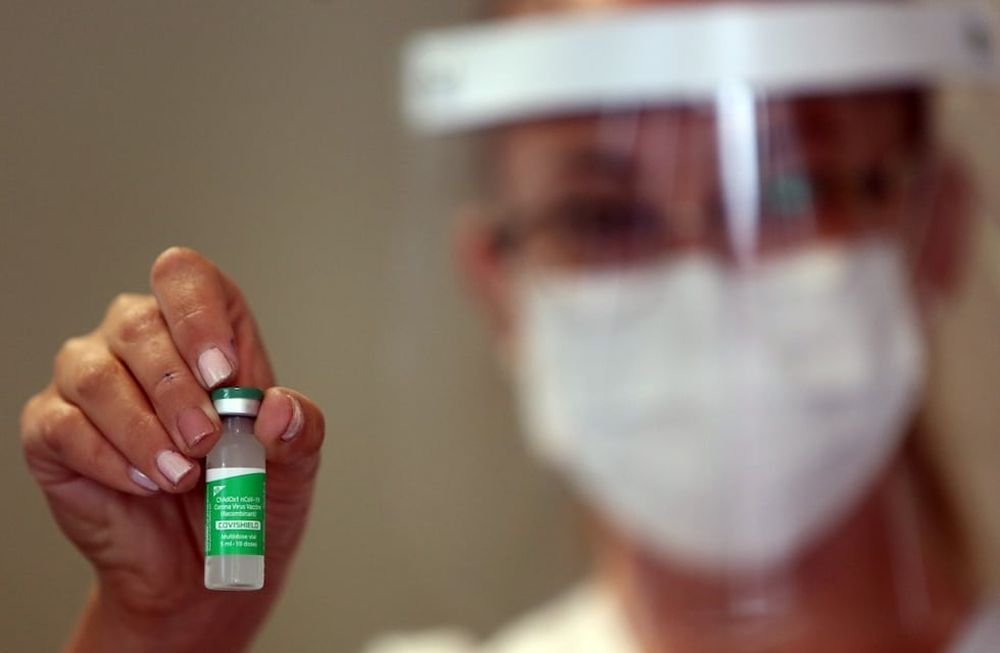 Este lunes comenzó el operativo de vacunación en el hogar Santa Marta donde los adultos mayores y personal de salud recibieron las primeras dosis. Foto: Prensa Gobierno de Mendoza.