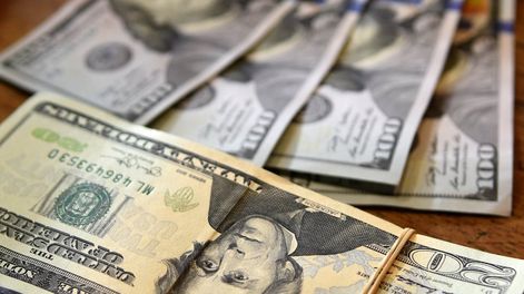 El dólar en Argentina muestra tendencia alcista tanto en su versión blue como oficial.