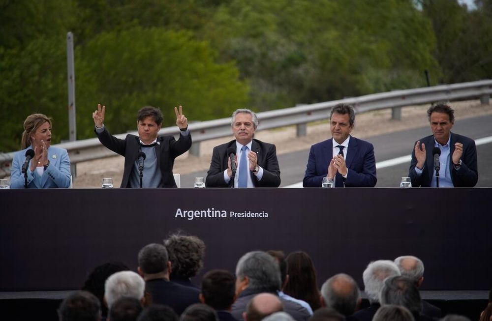17-10 Acto del día de la lealtad en Cañuelas. Alberto Fernández junto a Axel Kicillof, Sergio Massa y Gabriel Katopodis inauguran una obra en la autopista a Ezeiza. Foto:  CLARÍN
