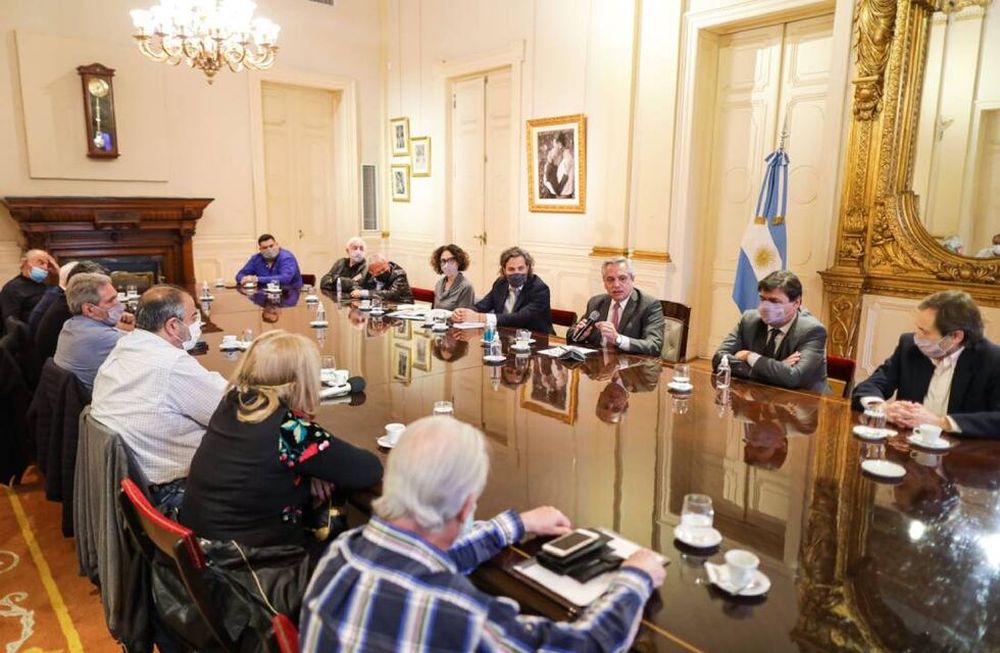 El presidente Alberto Fernández se reunió este lunes en la Casa Rosada con la cúpula de la Confederación General del Trabajo (CGT).