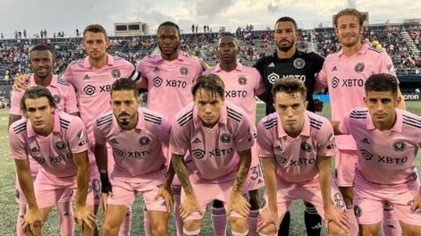 Los Andes | El equipo de EEUU que quiere a Messi sumó sus otros “refuerzos” celeste y blancos: hinchas argentinos enojados cantaron hits tribuneros durante un partido. Foto: Instagram @intermiamifc