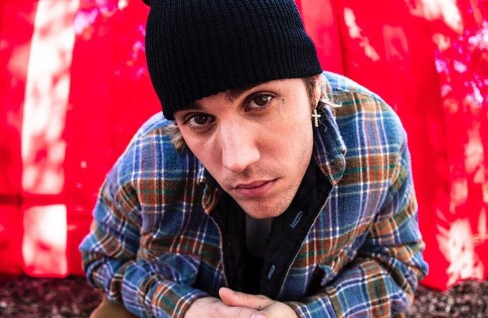 Justin Bieber lanzó de sorpresa un disco inédito con seis canciones