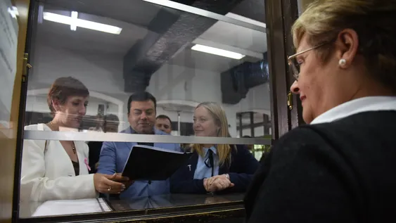 La ministra de Energía y Ambiente, Jimena Latorre, presentó formalmente la DIA de PSJ Cobre Mendocino acompañada por la vicegobernadora Hebe Casado y el intendente de Las Heras, Francisco Lo Presti.&nbsp;