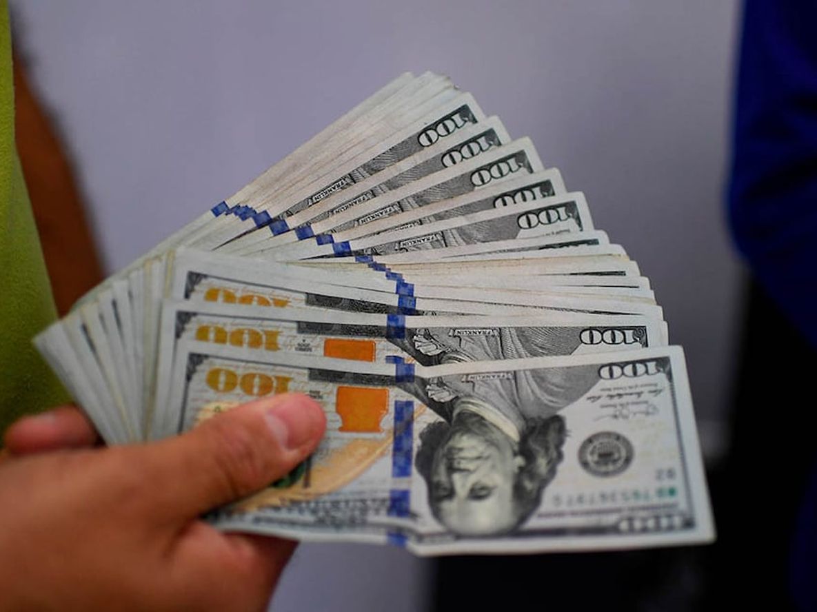 El dólar blue alcanza nuevo valor récord a diario en la previa de las elecciones. Foto: Los Andes