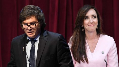 Los Andes | Tras las críticas del Presidente, la Vicepresidenta aclaró que su salario está congelado desde el año pasado y que no percibe aguinaldo.
