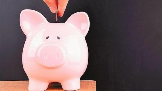 Los depósitos a plazo fijo en dólares también disminuyeron en octubre unos US$ 354 millones (8,4%) mientras que las cajas de ahorro disminuyeron 9,6% (US$ 1.093 millones)