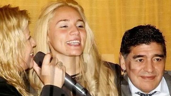 Diego Maradona se va a Dubai a levantar los cargos contra Rocío Oliva