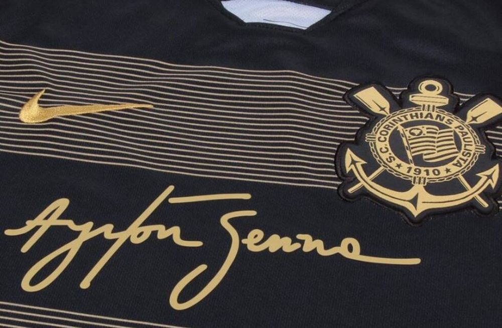 El Corinthians presentó su nueva camiseta en homenaje a Ayrton Senna