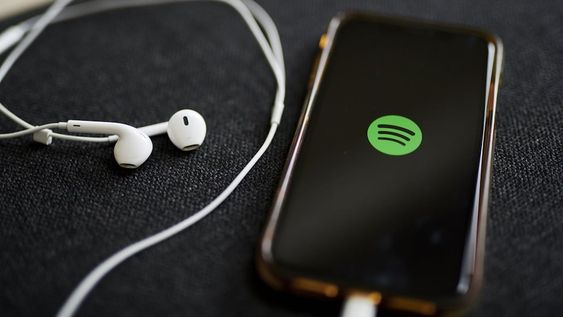 Usuarios reportaron una caída global en Spotify y las redes estallaron de memes