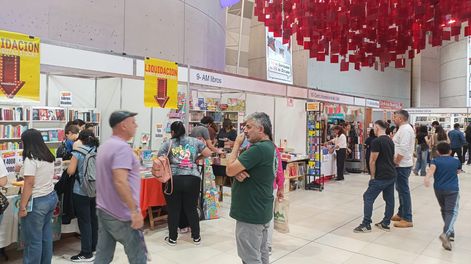Por las fuertes rafagas de viento Zonda suspenden la Feria del Libro este viernes
