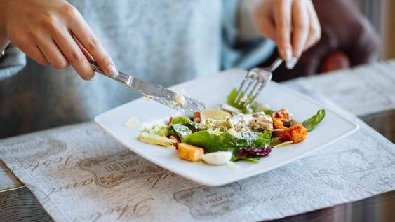 Salud y restaurantes: juntan firmas  en apoyo a la “porción bariátrica”