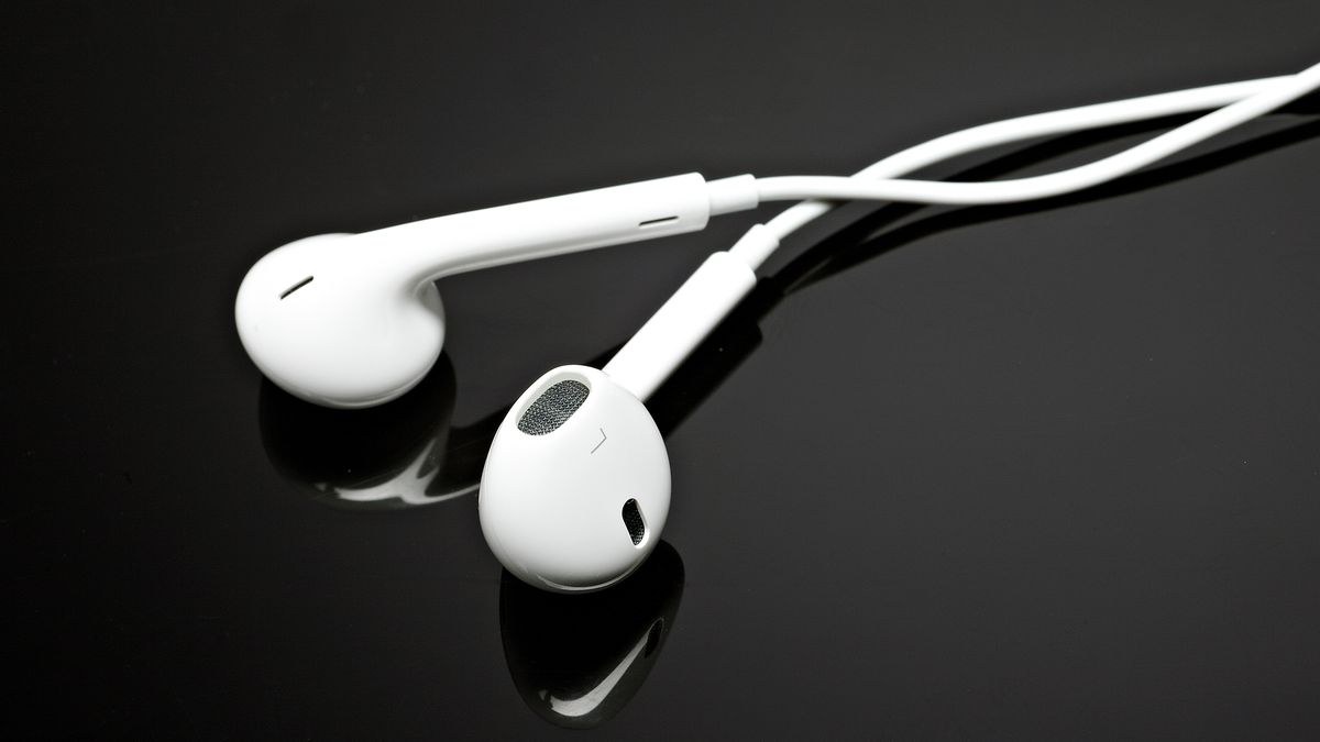 Auriculares con cable: por qué todos quieren usarlos y creci