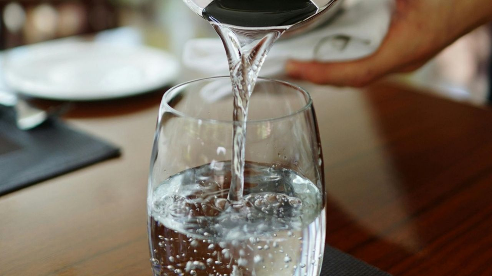 Cómo reciclar el agua destilada en el hogar